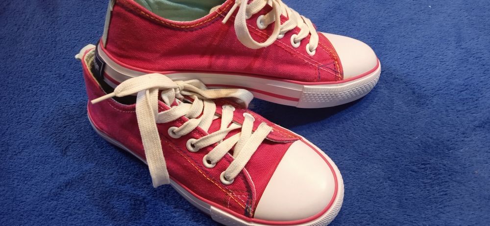 Prawie nowe trampki dziewczęce r. 34 wkładka 21cm