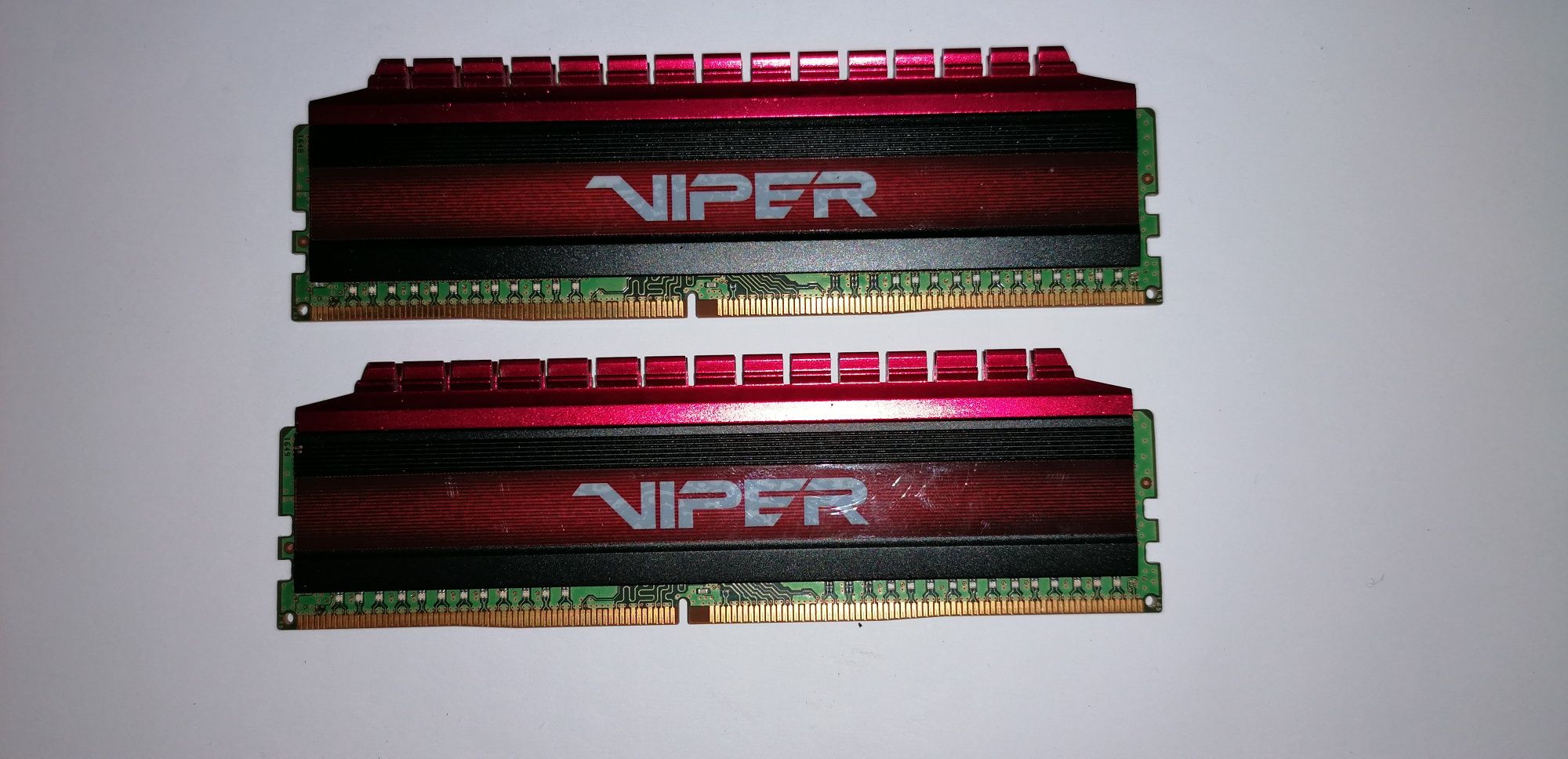 Модуль памяти / ОЗУ  PATRIOT Viper 2x4GB DDR4 3000 MHz