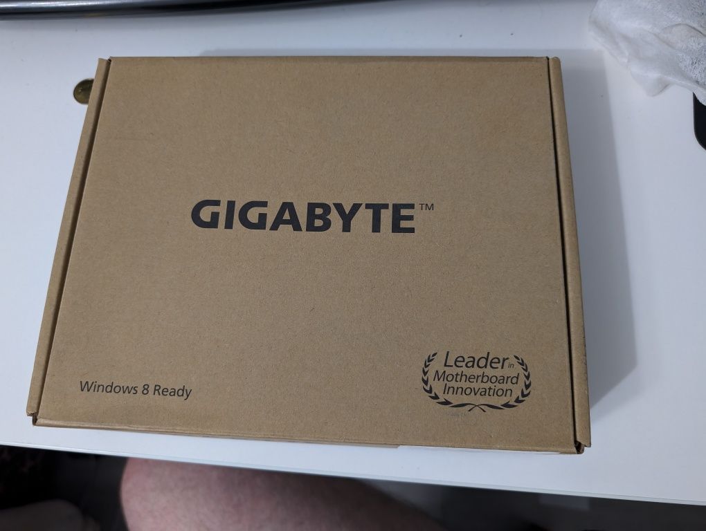 Материнська плата Gigabyte GA-H61M-S1 (s1155, Intel H61, PCI-Ex16)