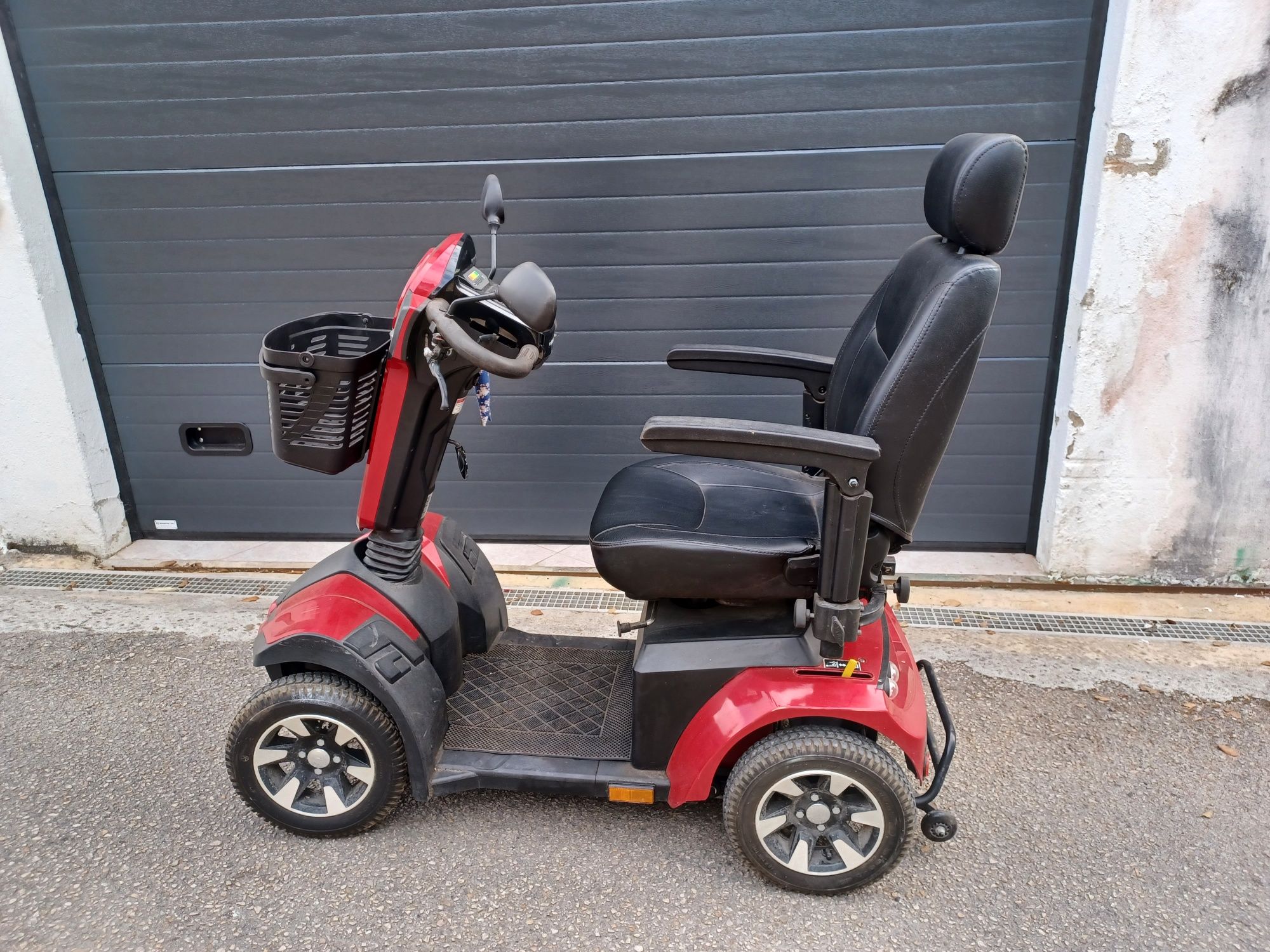 Scooter Eléctrica HCT WiseRed nova