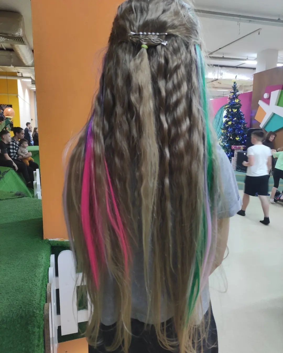 Волосы на заколках,наращивания, цветные пряди, волосы цвет.для девочек