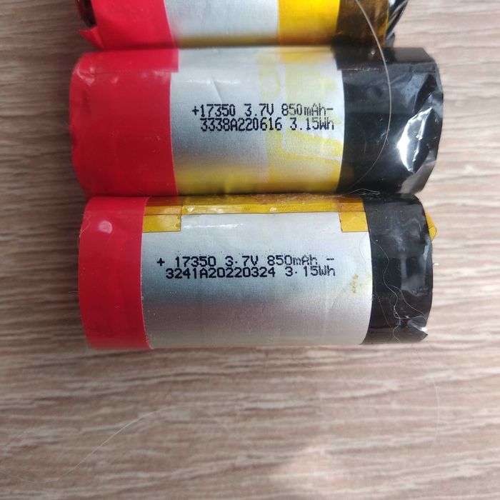 Акумулятори 3,7В