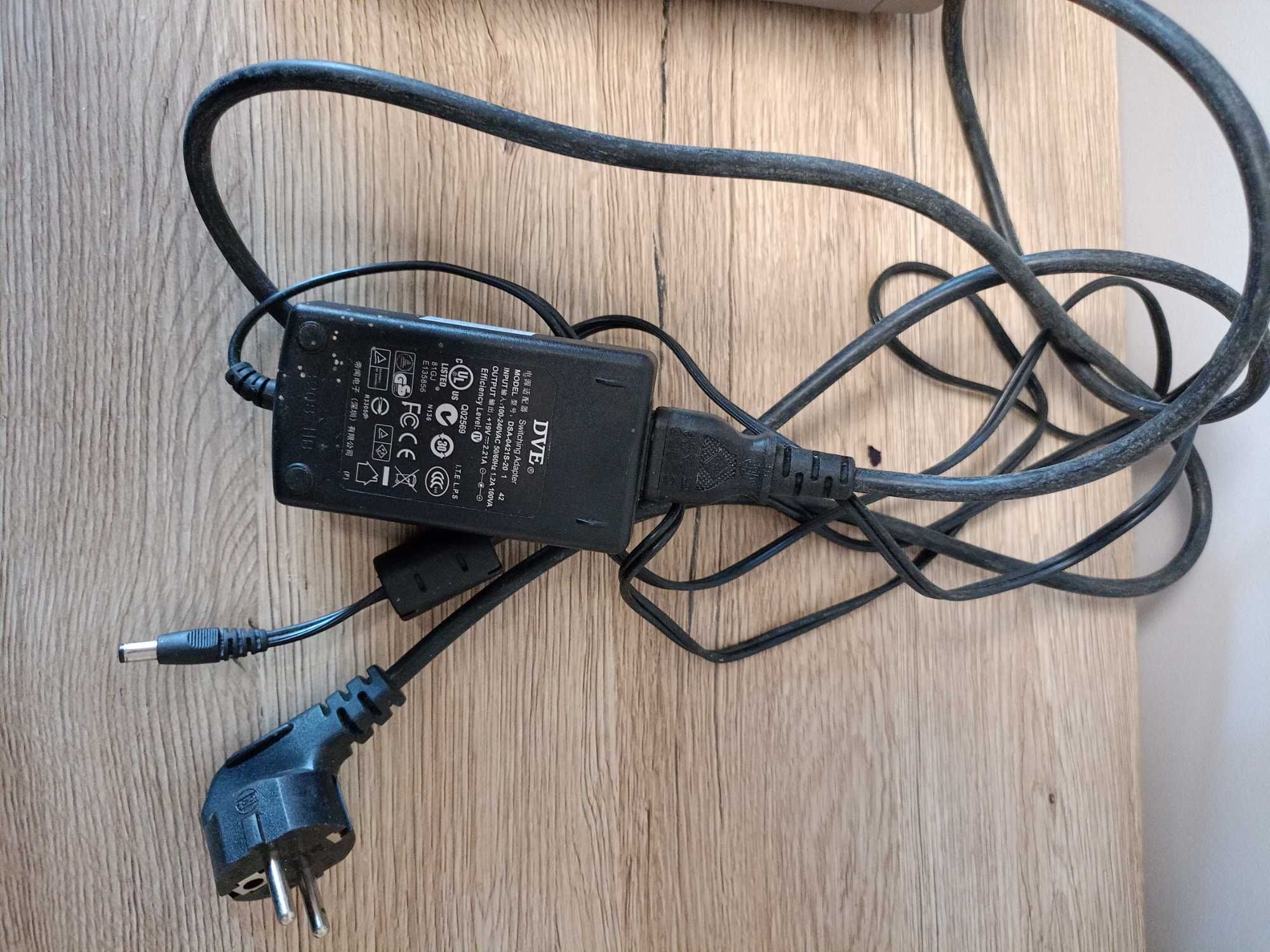 Avtech 4CH MPEG 4 DVR + Zasilacz