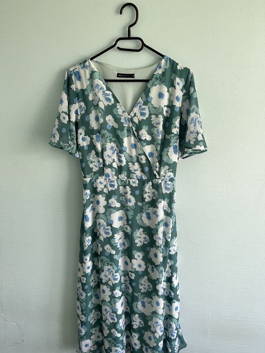 Sukienka Mohito maxi w kwiaty z paskiem r.36