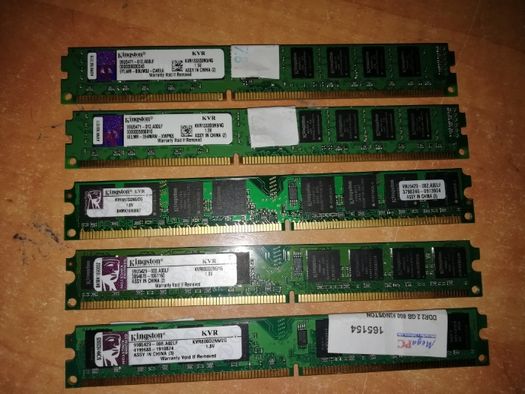 Memorias Ram Kingston... 1,2,3 G para portátil e torre.