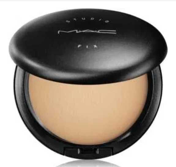 Podkład w pudrze Puder MAC Studio Fix Powder Plus Foundation NC30