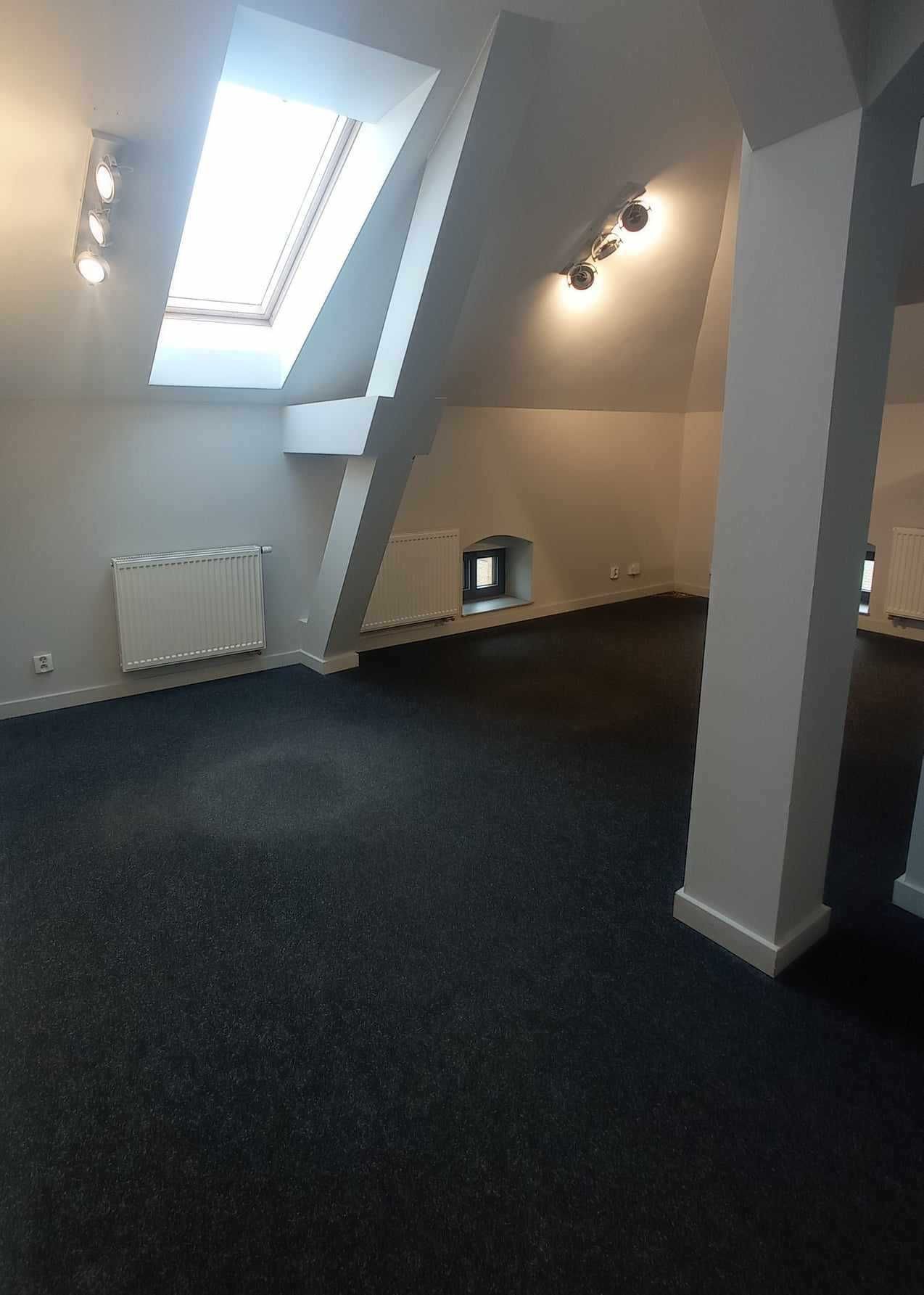 Lokal biurowy 33,50 m2 ŁASZTOWNIA - bez pośredników PARKING GRATIS