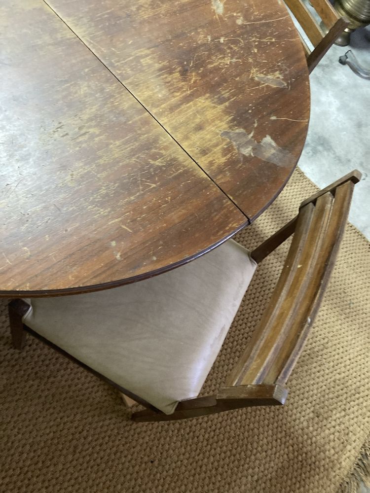 Mesa e 4 cadeiras vintage