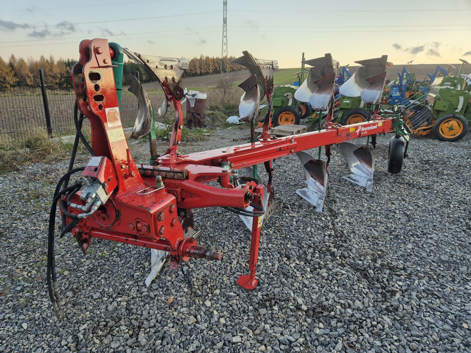 Kverneland  VX 100 liniowanie 4 skibowy Przedpłużki kukurydziane  Vd