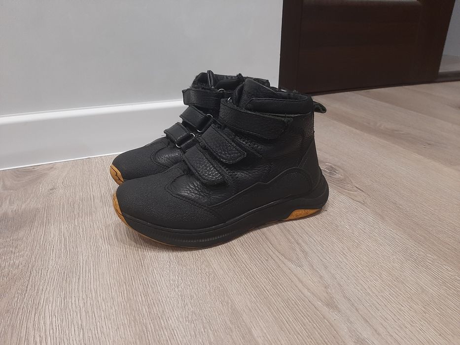 Продамо шкіряні ботінки черевики чобітки зимові