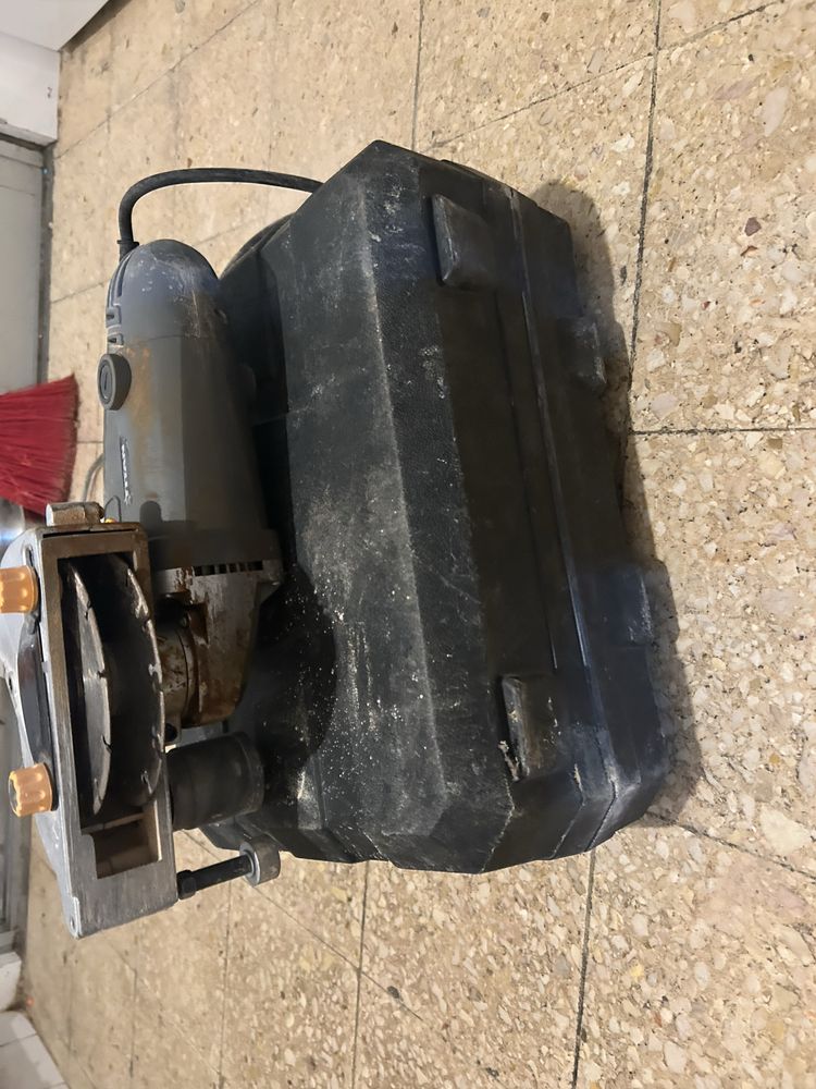 Maquina para abrir roços de dois discos