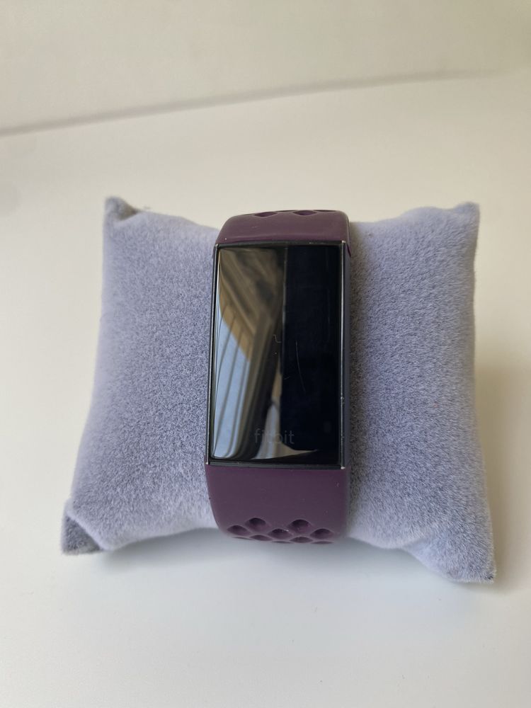Фитнес-браслет Fitbit Charge 3