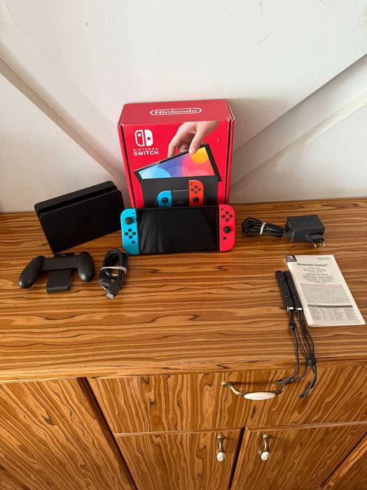 Konsola Nintendo Switch OLED +  Akcesoria - Oryginalne pudełko