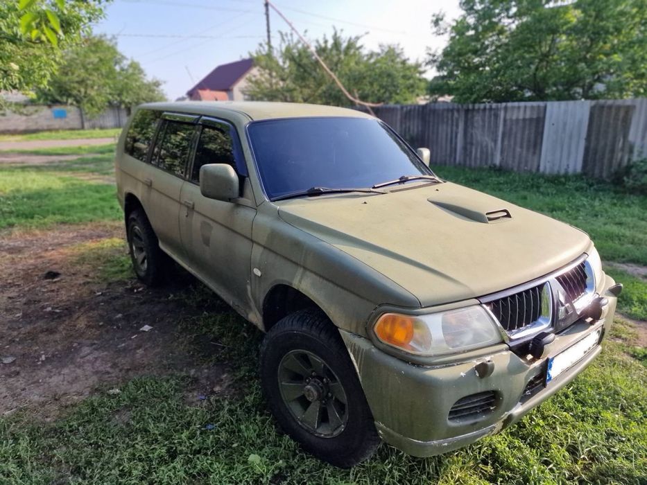 Мітсубіші педжеро спорт 2003 рік 2.5 дизель