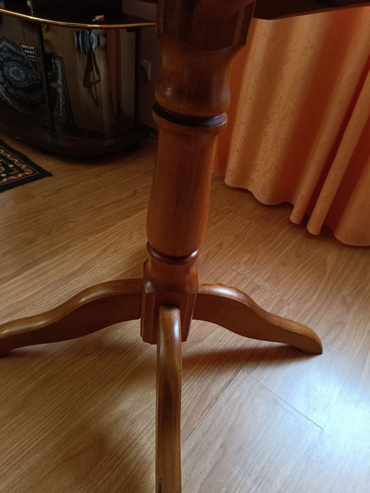 Продам стол с натурального дерева