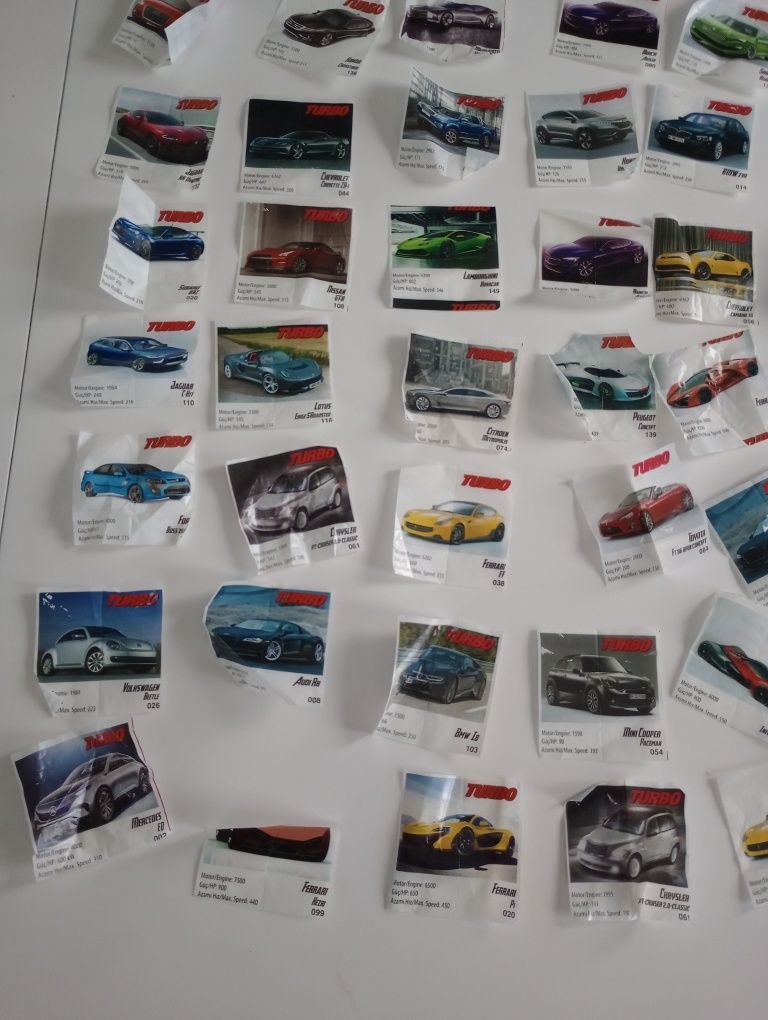 Obrazki karty samochody pojazdy gumy turbo BMW,Ferrari kolekcjonerskie