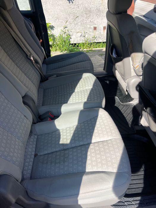Продам авто в хорошому стані KIA CARNIVAL