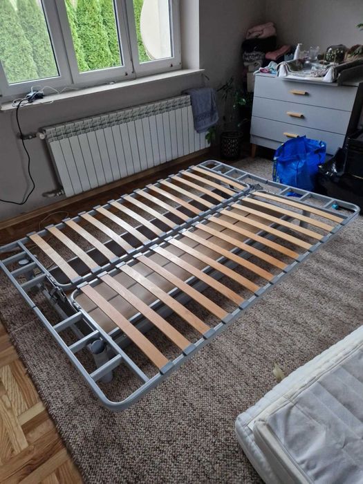 stelaż metalowy do łóżka