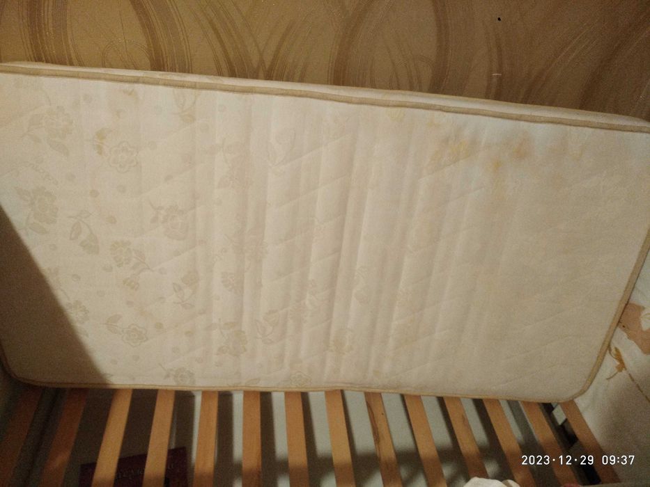 Дитяче ліжко в гарному стані