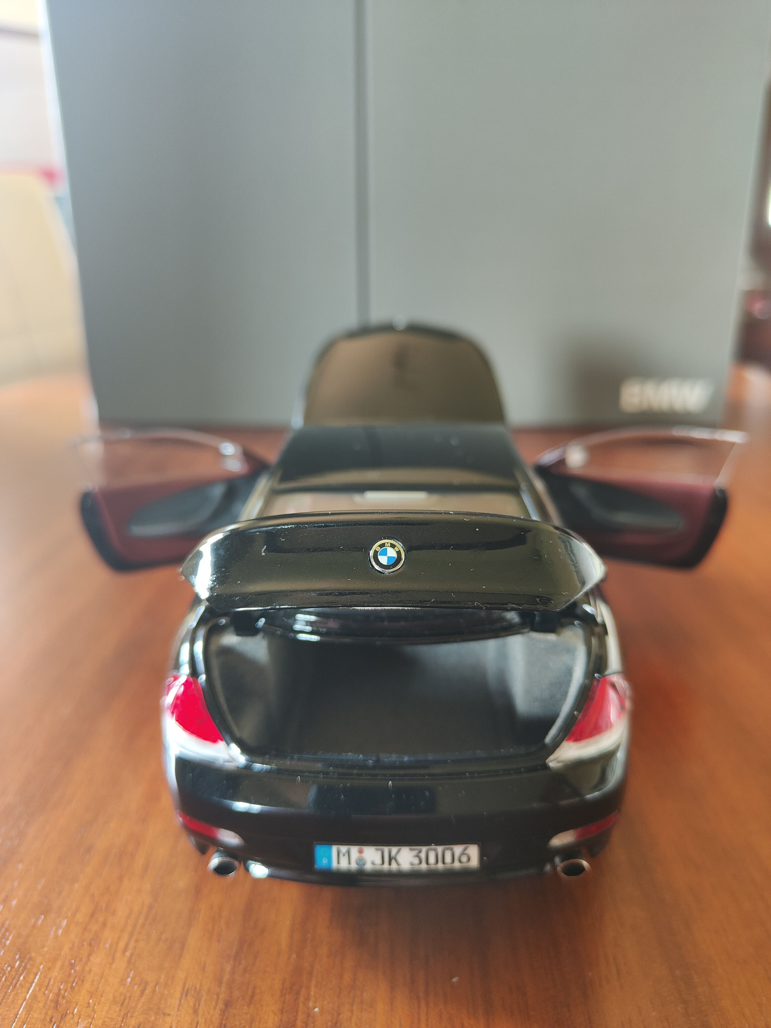 Miniatura BMW serie 6 preto