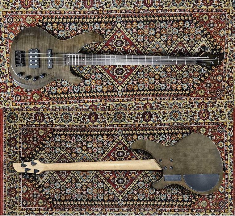 Lote de 14 baixos Yamaha Squier Ibanez OLP Aria Epiphone Acepro