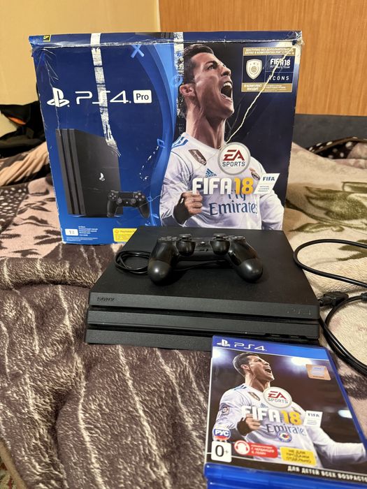 Ps 4 pro 1 tb , 1 геймпад Fifa edition