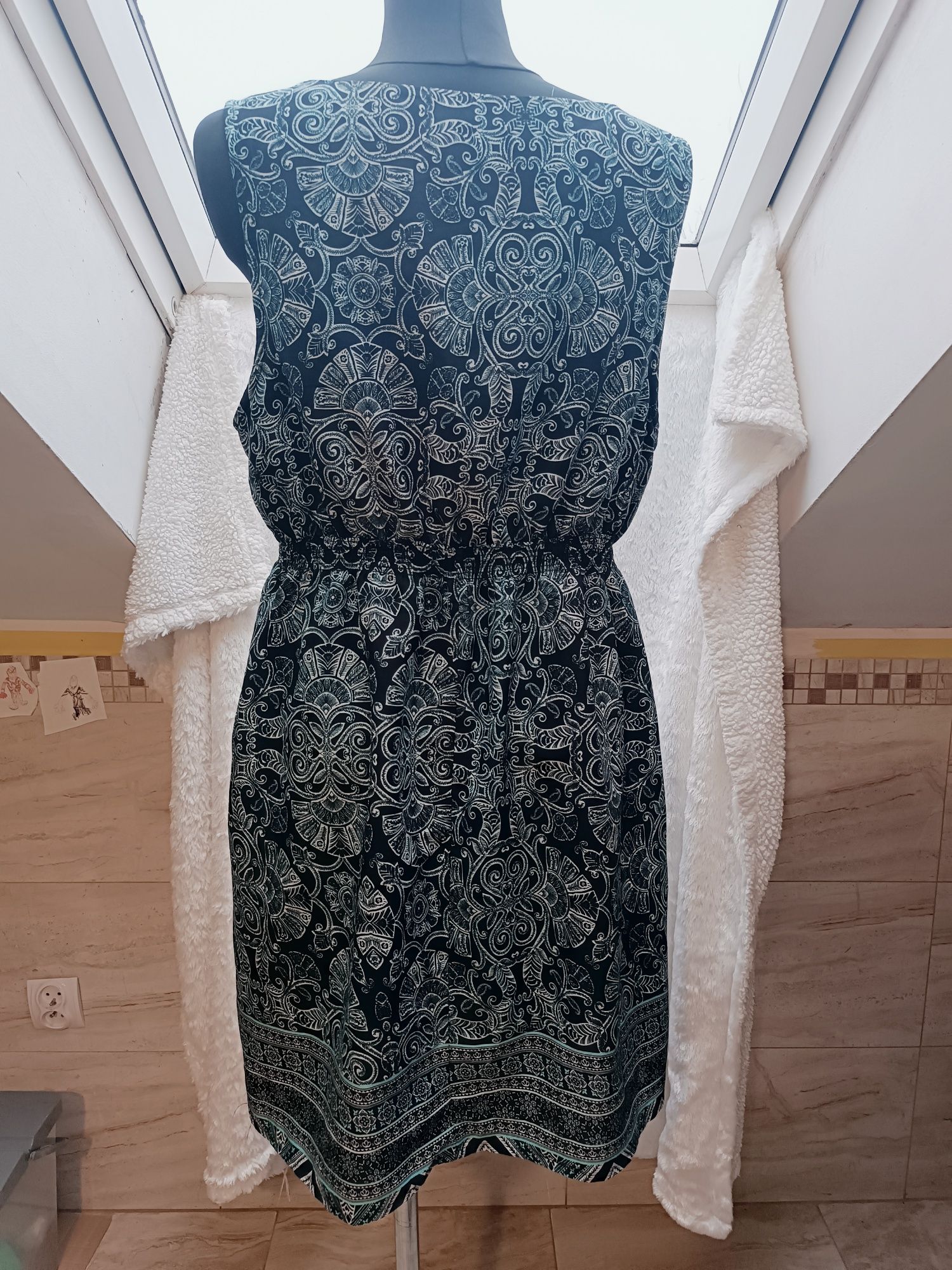 Sukienka ciążowa we wzory azteckie new look Maternity 46