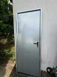 Porta Porta multiusos galvanizada com isolamento.
