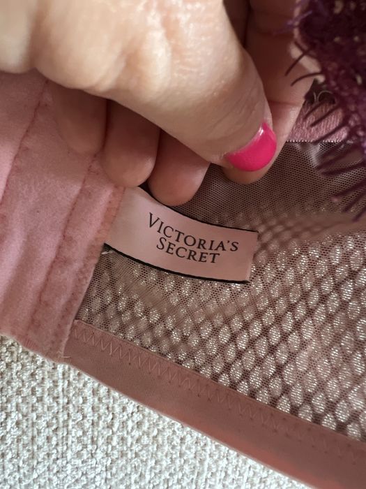 бюстгалтер Victoria's Secret C,D