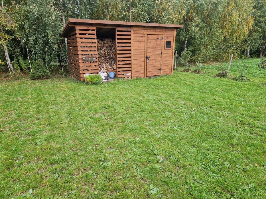 Domek nad jeziorem