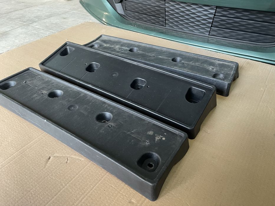 Ford Mustang Mach E Подіум для номерного знаку