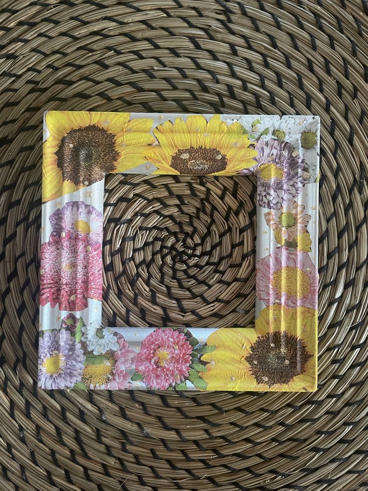 Ramka na zdjecie decoupage handmade kwiaty srebrna ozdoba odlew gips