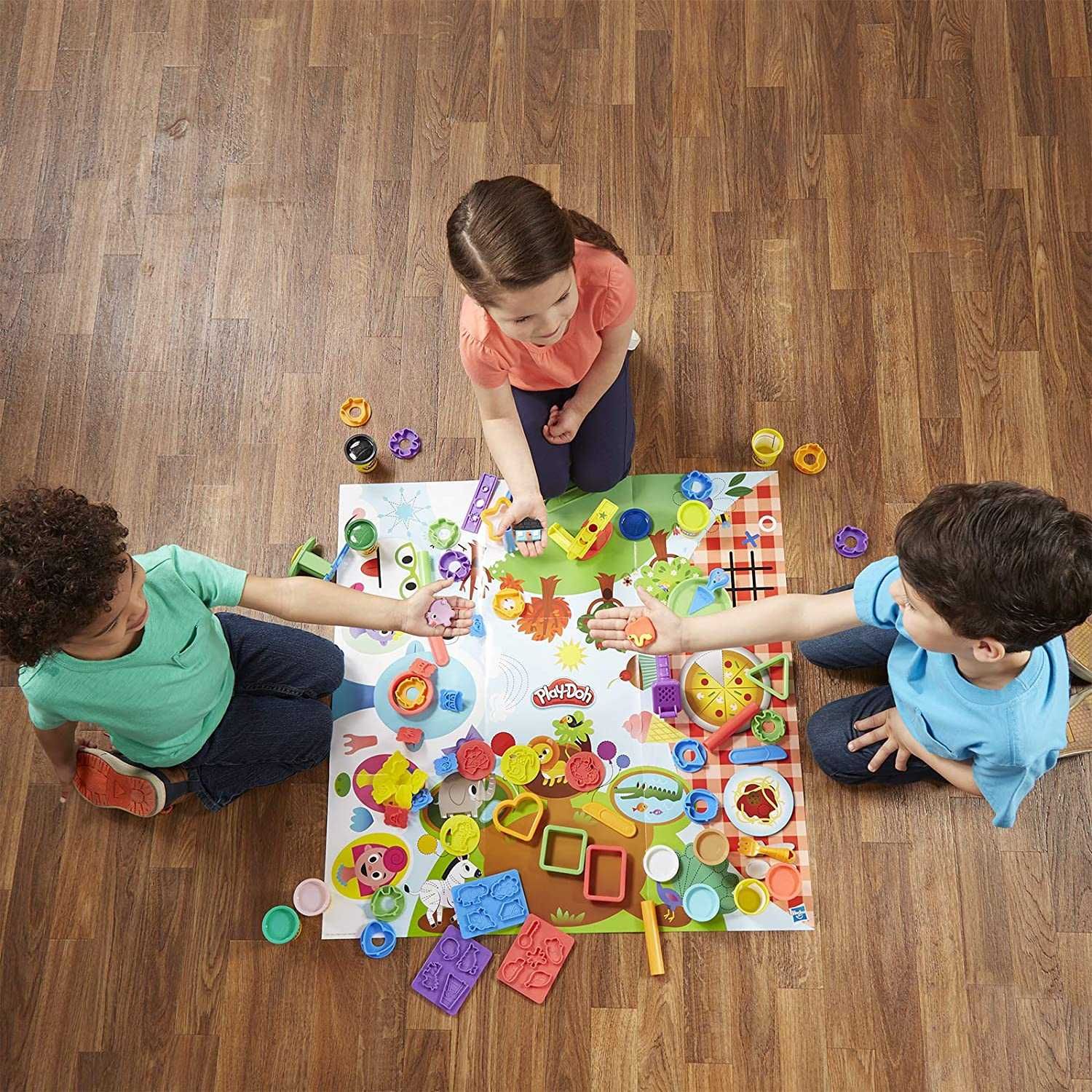 Плей До набор с формочками 40 предметов 10 банок пластилина Play-Doh
