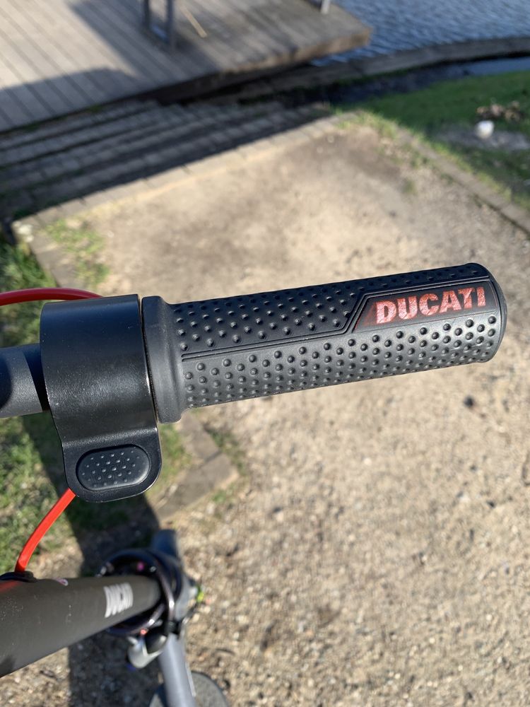 Hulajnogi elektryczne Ducati pro 1 EVO