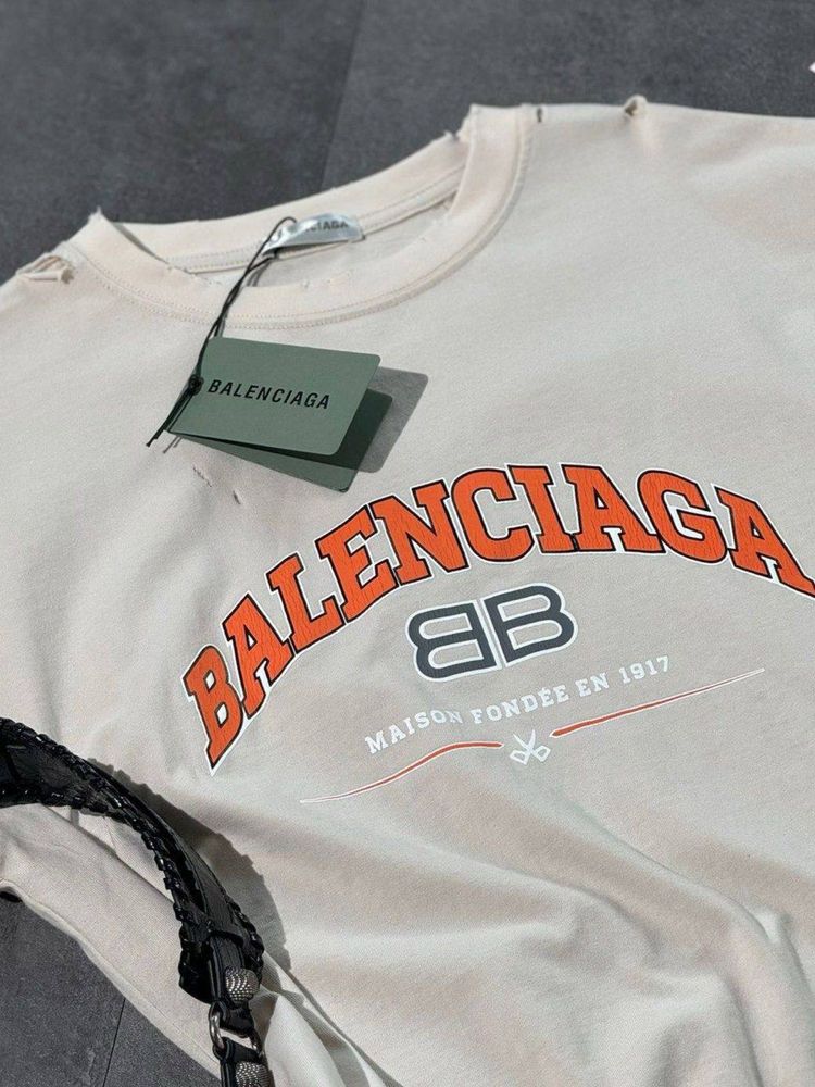 Футболка Balenciaga