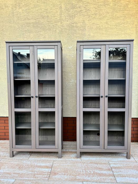 Witryna Hemnes Ikea z półkami kredens biblioteka regał szafka szafa