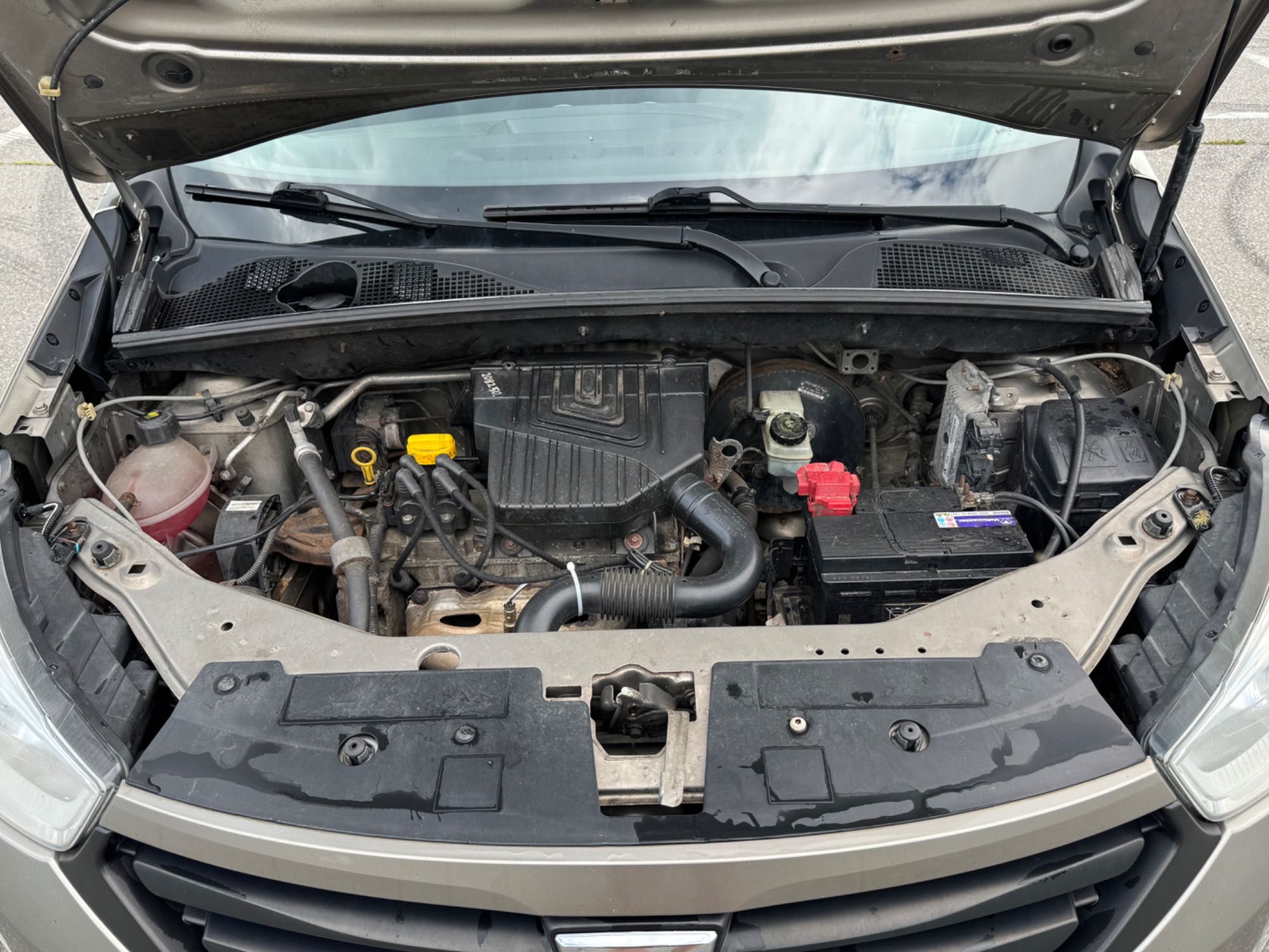 Samochód osobowy Dacia Lodgy