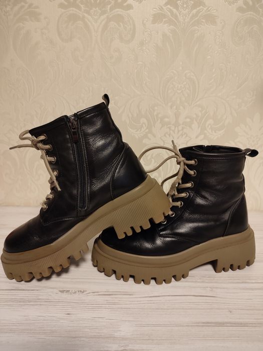 Продам зимові черевики .