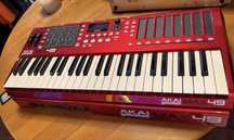 Akai Max49 MIDI-клавиатура