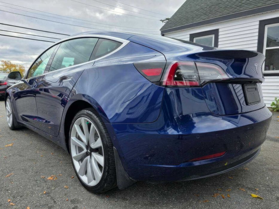 Tesla Model 3 Long Range      2019