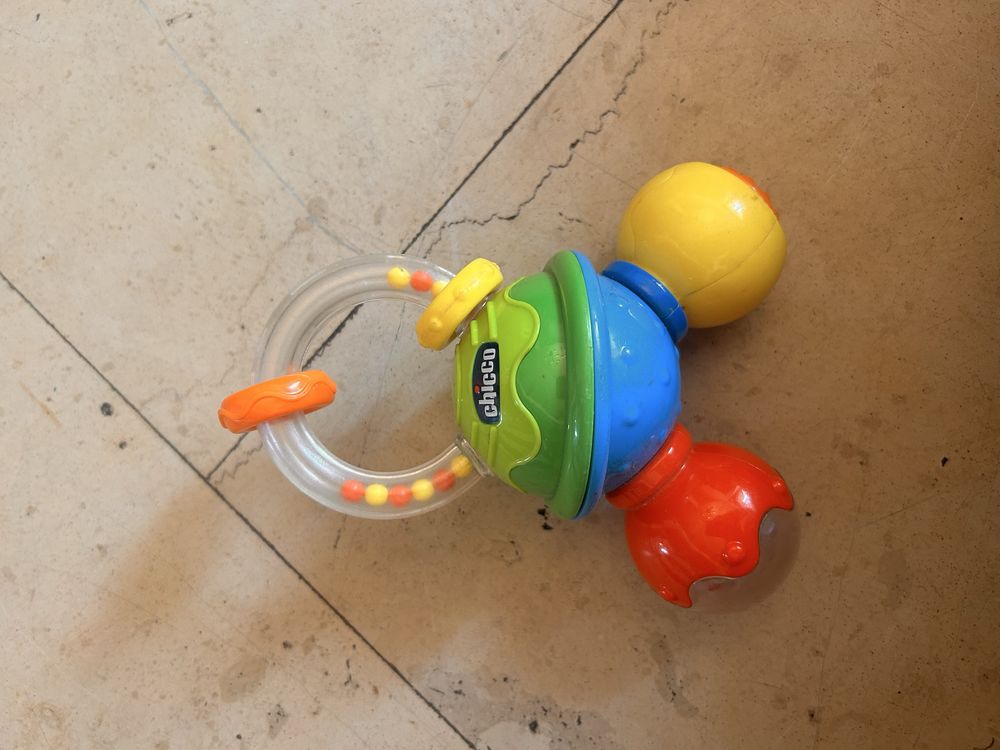 Dwie zabawki, gryzak i nauka literek dla najmlodszych