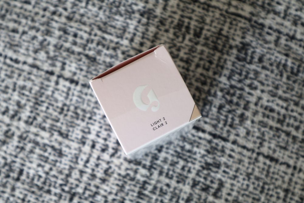 Base Glossier Stretch Foundation Claro-Neutro (NOVO)
