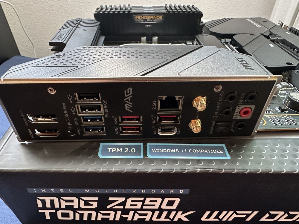 MSI MAG Z690 DDR4 + Intel I7 12700KF + 64GB RAM DDR4 3600mhz