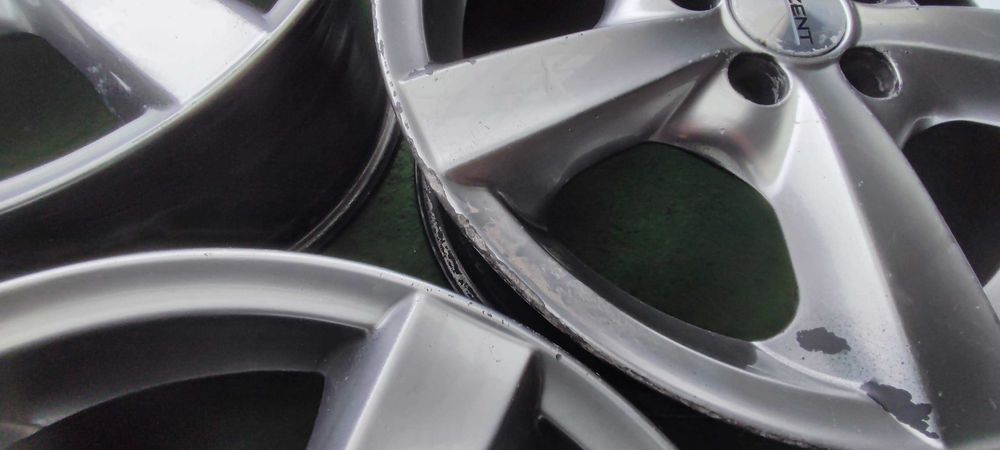 Felgi Aluminiowe Dezent 5x100  6.5jx15 ET38  4-szt