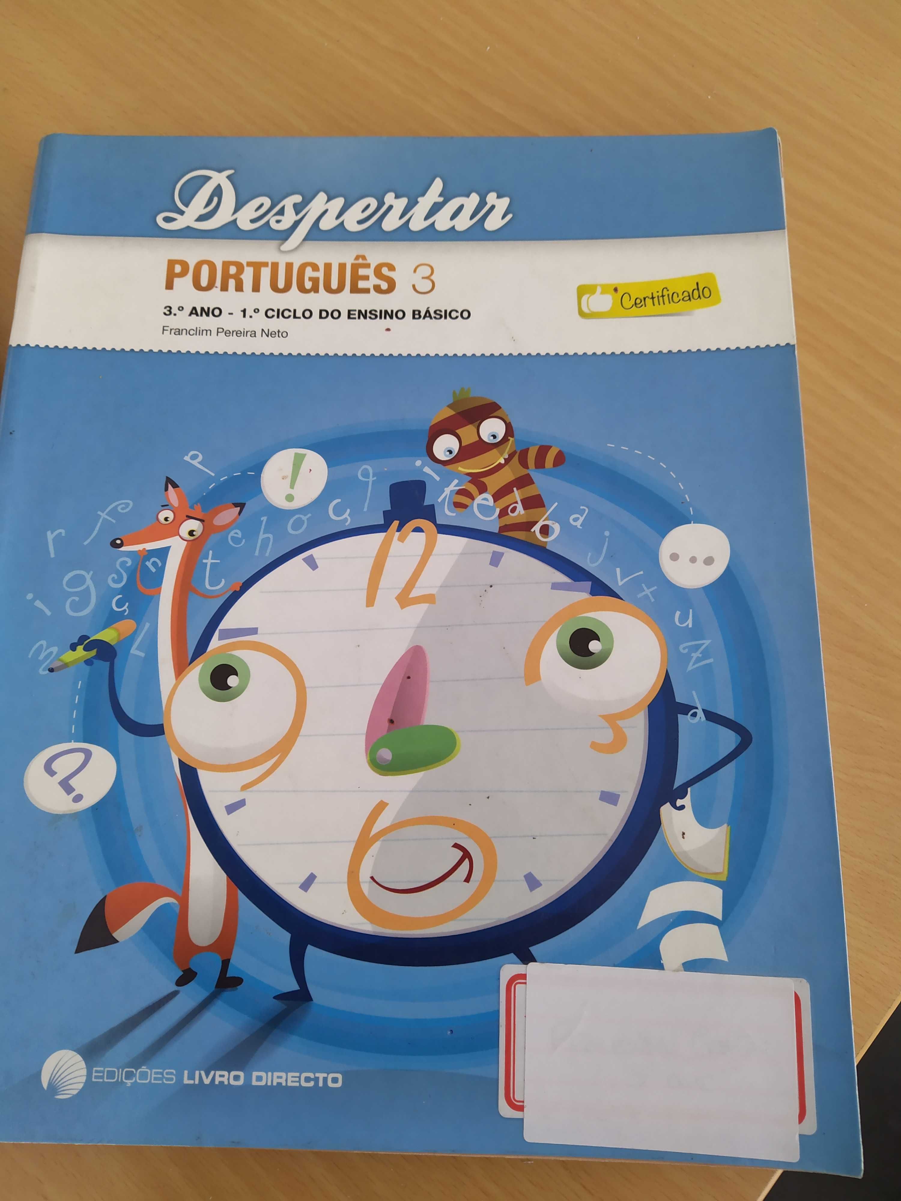 Livro de matemática  e português 3 ano