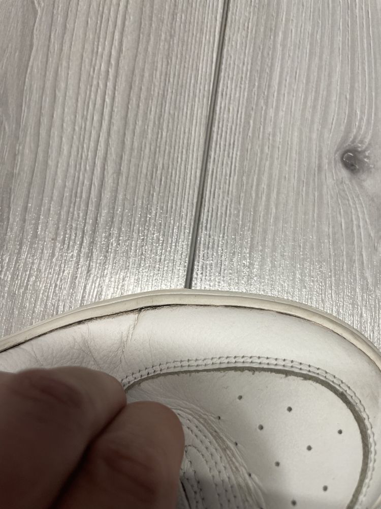 Skorzane buty trampki Axel Arigato designer fashion logo