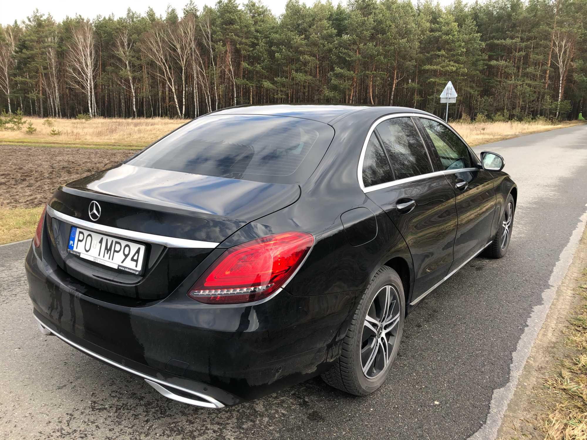 Wynajem samochodu Mercedes - C-klasa rok produkcji 2019