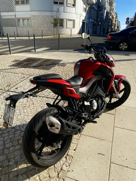 Moto rkf - vermelha