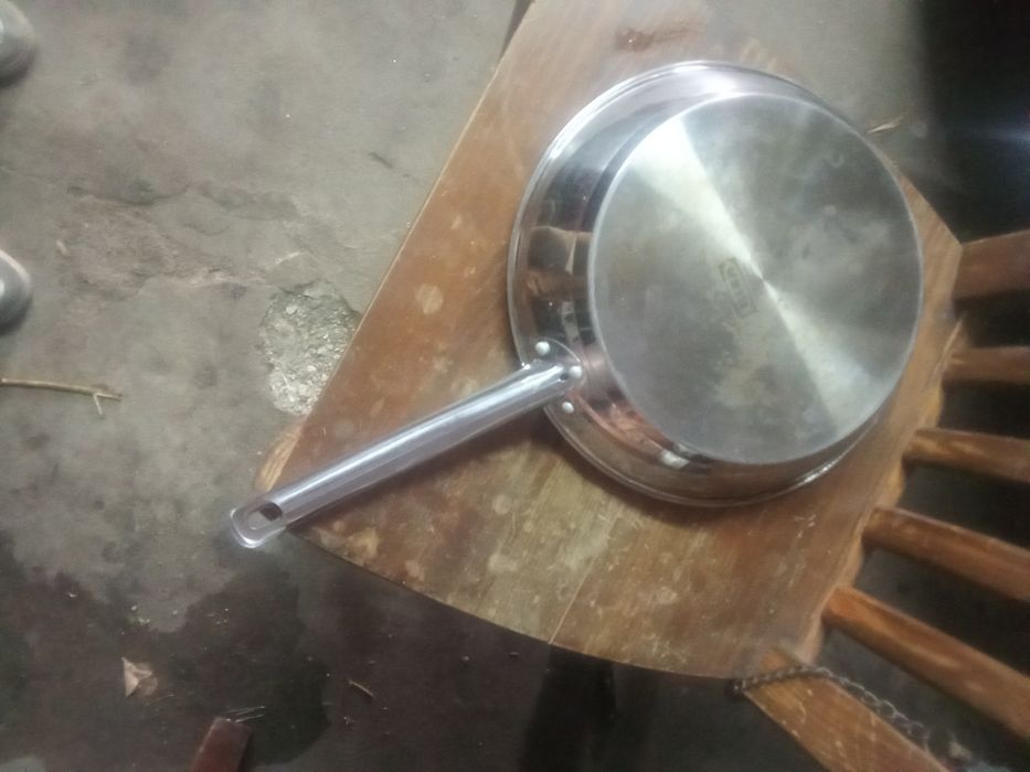 Frigideira IKEA. Impecável.