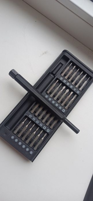 Набір викруток, насадки усі металеві